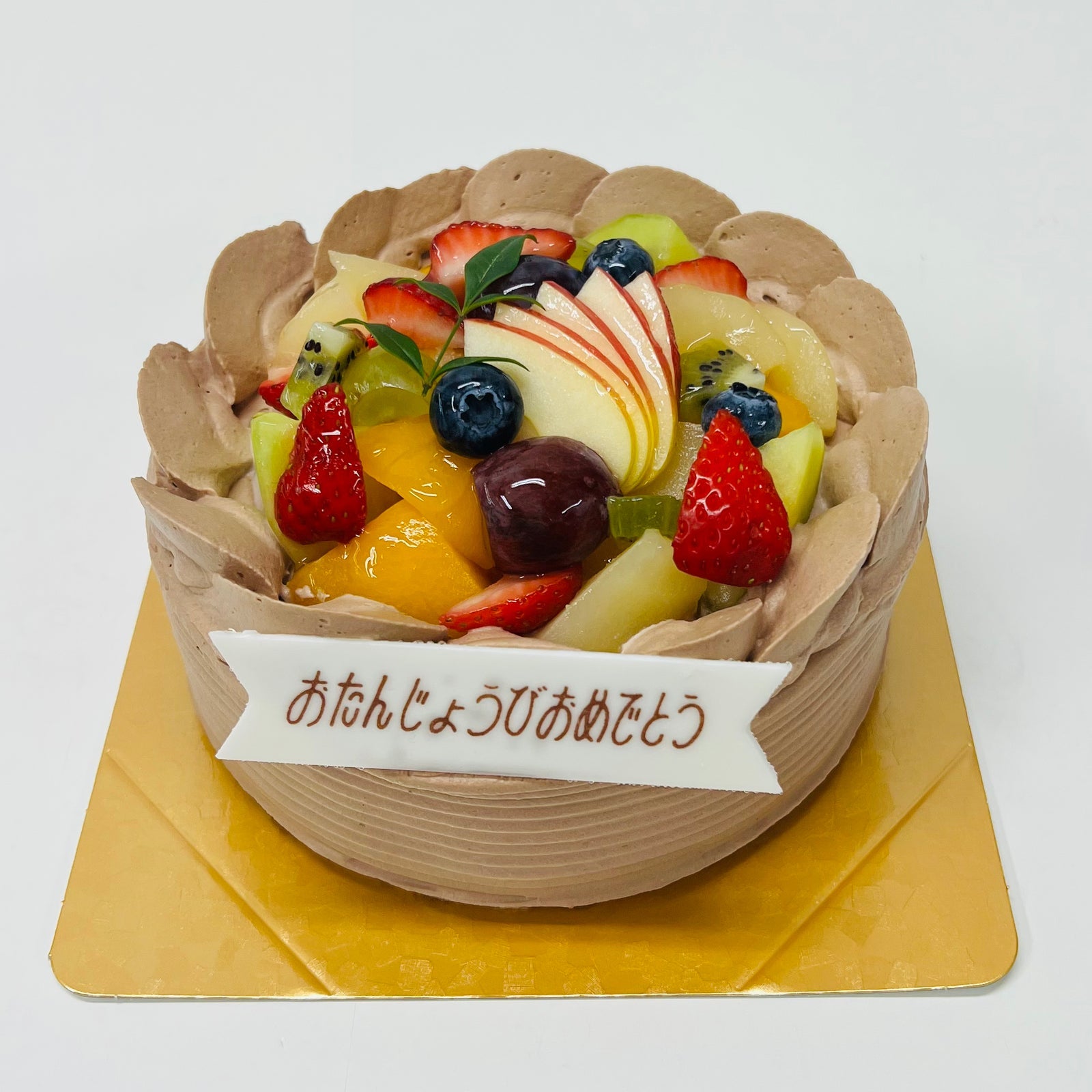 チョコ生デコレーションケーキ